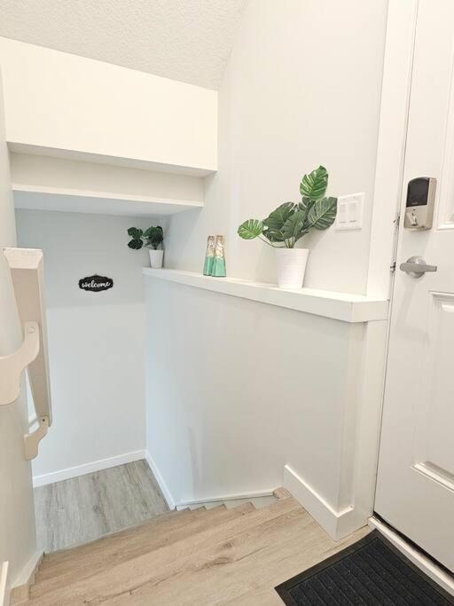 Cozy Suites In Calgary Area Balzac エクステリア 写真