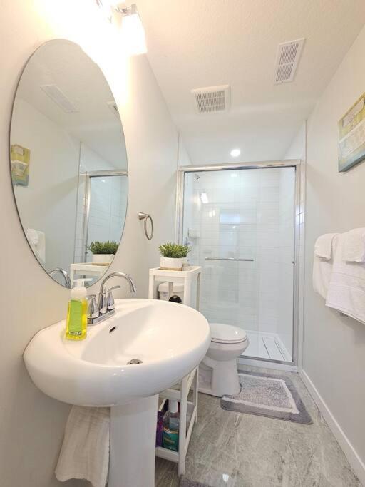 Cozy Suites In Calgary Area Balzac エクステリア 写真