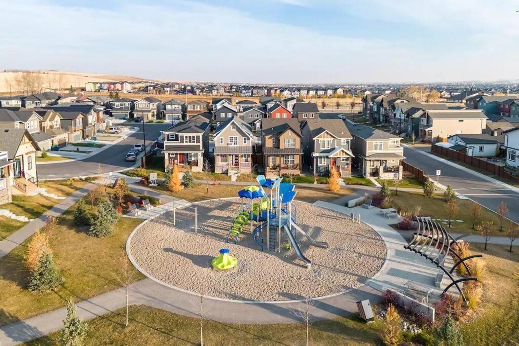 Cozy Suites In Calgary Area Balzac エクステリア 写真